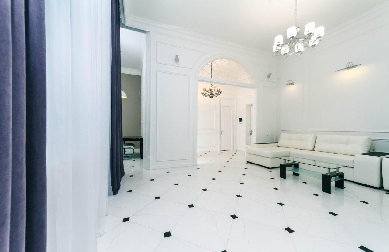 Luxury Beatiful Apartment On Pyshkinska Street كييف المظهر الخارجي الصورة