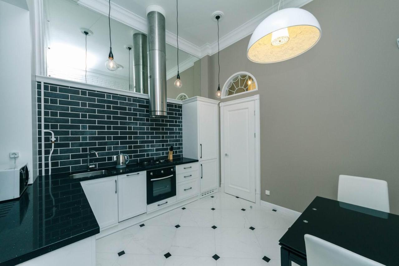 Luxury Beatiful Apartment On Pyshkinska Street كييف المظهر الخارجي الصورة