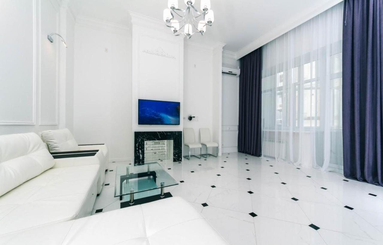 Luxury Beatiful Apartment On Pyshkinska Street كييف المظهر الخارجي الصورة