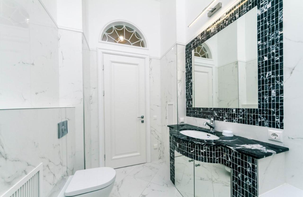 Luxury Beatiful Apartment On Pyshkinska Street كييف المظهر الخارجي الصورة