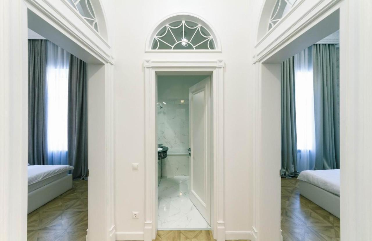 Luxury Beatiful Apartment On Pyshkinska Street كييف المظهر الخارجي الصورة