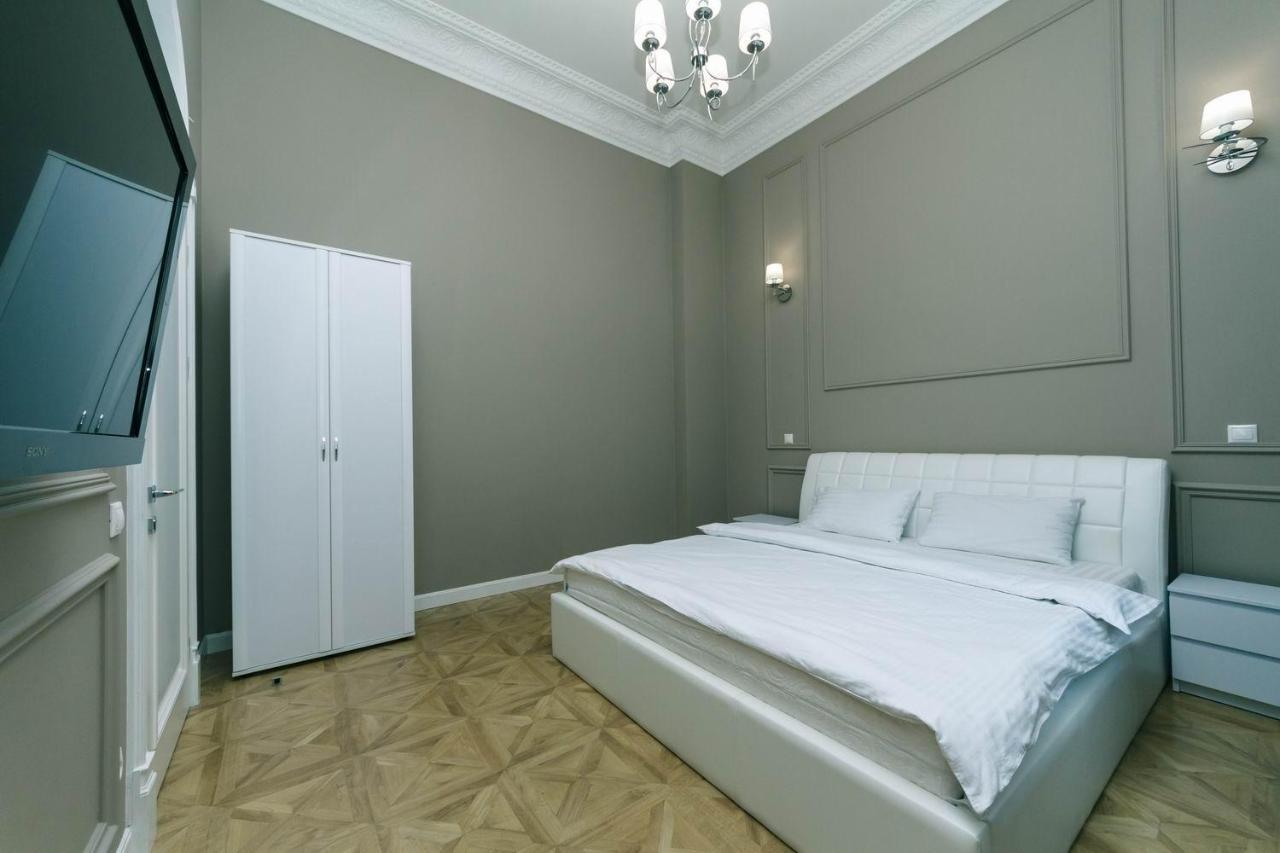 Luxury Beatiful Apartment On Pyshkinska Street كييف المظهر الخارجي الصورة