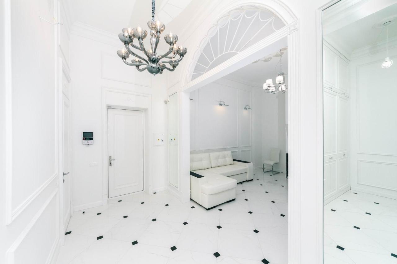 Luxury Beatiful Apartment On Pyshkinska Street كييف المظهر الخارجي الصورة