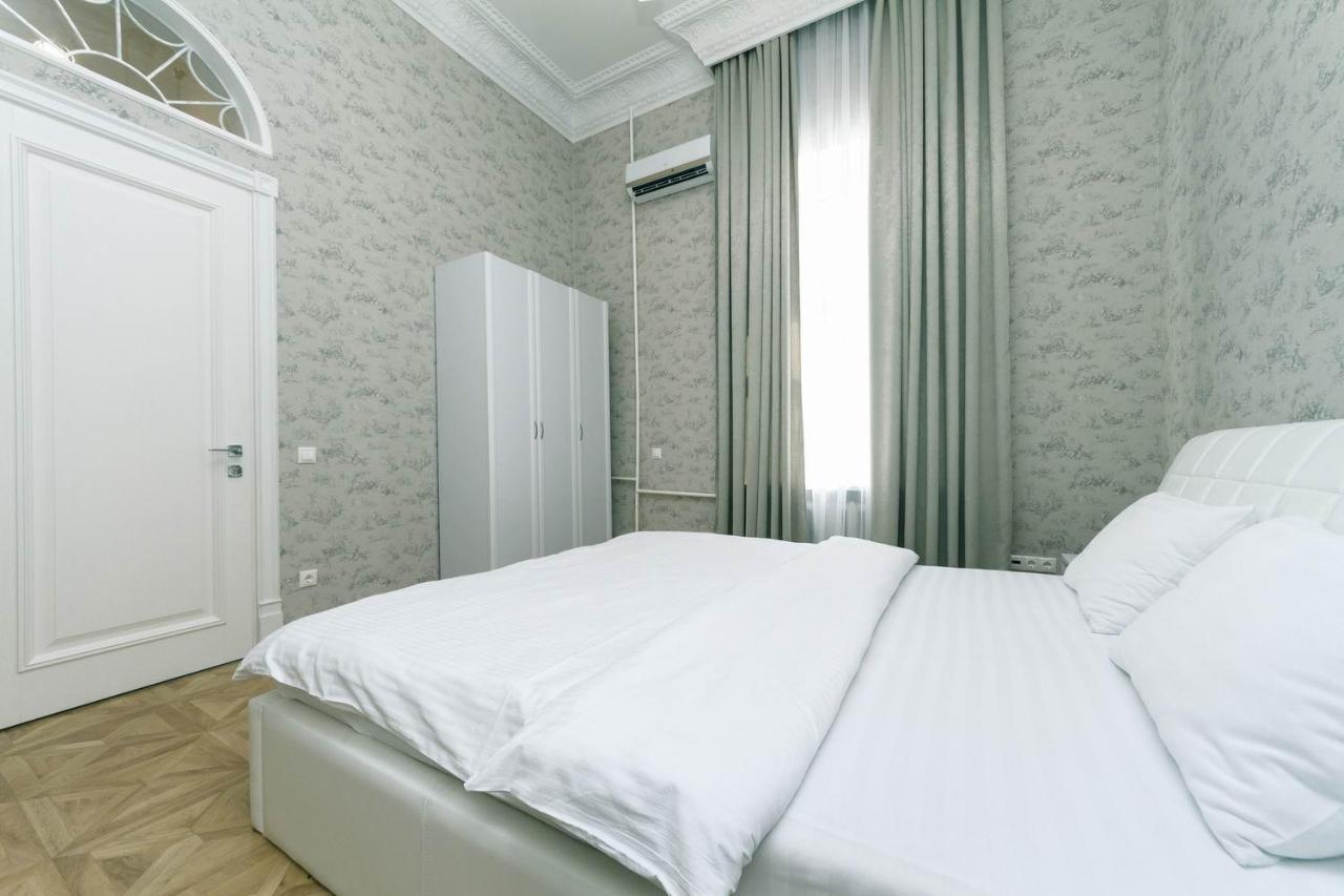 Luxury Beatiful Apartment On Pyshkinska Street كييف المظهر الخارجي الصورة